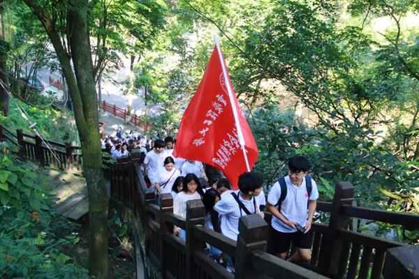 跟女生聊天的开场白该怎么说？游戏画面