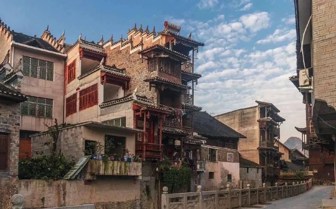 河南濮阳市华龙区永超量贩龙湖澜岸店经营化妆品未建立并执行进货查验记录制度被罚1万